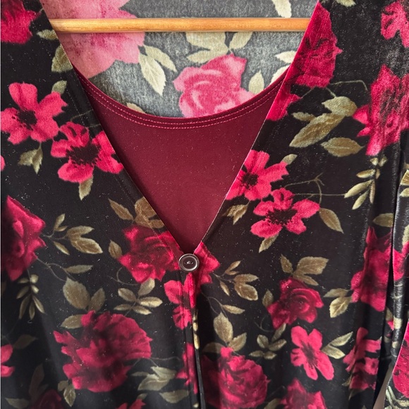 Laura Scott Floral Velvet Cardigan - Picture 7 of 8
